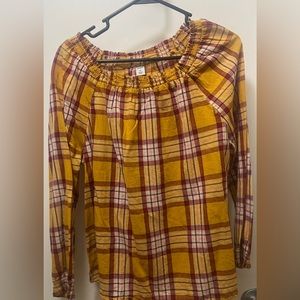 cute plaid top from old navy perfect for fall.